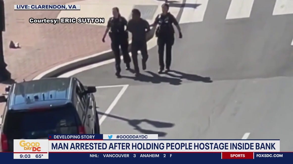 Mugshot shows man accused of holding 4 adults, 1 child hostage inside Arlington Wells Fargo bank